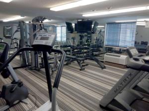 Fitness centrum a/nebo fitness zařízení v ubytování Sonesta Simply Suites Somerset