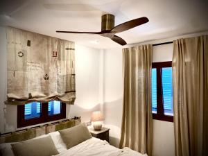 Кровать или кровати в номере Villa privada en entorno rural +38 фотографий