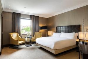 Llit o llits en una habitació de InterContinental Madrid by IHG