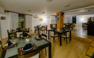 Restoran atau tempat lain untuk makan di Hotel La Huertita