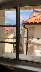 Balkón nebo terasa v ubytování Complete house with Sea View in the center Vrbnik on island KRK