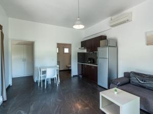 Kuchyň nebo kuchyňský kout v ubytování Apartment Residence Marina di Favone- T2- 2-4 pers-1 by Interhome + 25 fotografií