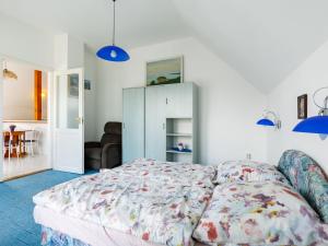Posteľ alebo postele v izbe v ubytovaní Apartment Anthony 2 by Interhome
