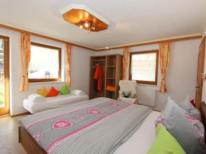Postel nebo postele na pokoji v ubytování Apartment Anita-4 by Interhome