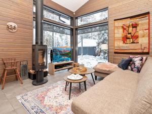 Et opholdsområde på Holiday Home Rukanlilja by Interhome