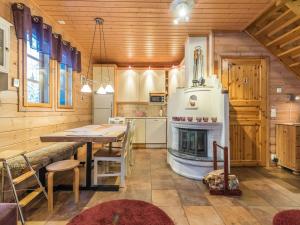 Kuchyň nebo kuchyňský kout v ubytování Holiday Home Ylläs outa 1 by Interhome