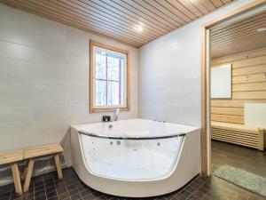 Koupelna v ubytování Holiday Home White dream b by Interhome