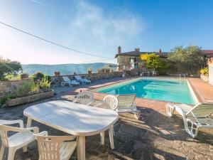 Bazén v ubytovaní Holiday Home Montechioccioli-1 by Interhome alebo v jeho blízkosti