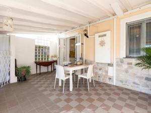 Balkón alebo terasa v ubytovaní Apartment La Marina by Interhome