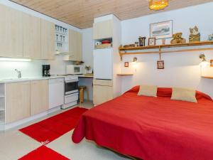 Postel nebo postele na pokoji v ubytování Holiday Home Loma-koli 1 by Interhome
