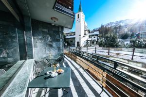 Nespecifikovaný výhled na hory nebo výhled na hory při pohledu z hotelu