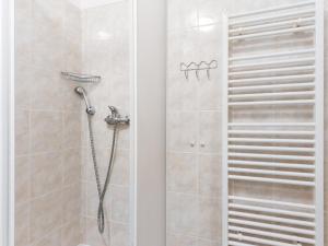 Kúpeľňa v ubytovaní Studio Harrachov 611-2 by Interhome