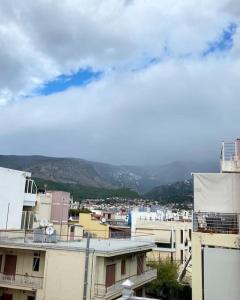 A general mountain view or a mountain view taken from Az apartmant