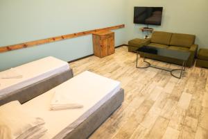 Letto o letti in una camera di B H Y Guesthouse in Yerevan