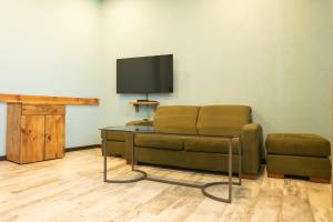 TV o dispositivi per l'intrattenimento presso B H Y Guesthouse in Yerevan