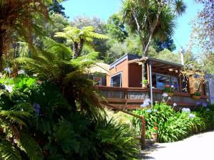 Gallery image of Cabbage Tree Chalet in Parapara 