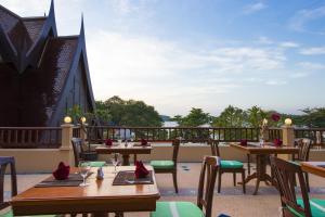 Restaurace v ubytování Chanalai Garden Resort, Kata Beach