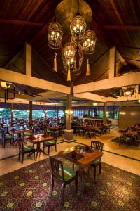 Restaurace v ubytování Chanalai Garden Resort, Kata Beach