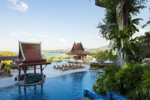 Bazén v ubytování Chanalai Garden Resort, Kata Beach nebo v jeho okolí
