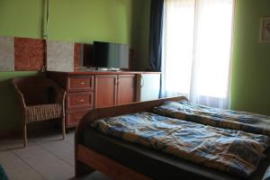 Lenke Apartmanház 8638 Balatonlelle, 56 Takács Sándor utca kép - 2