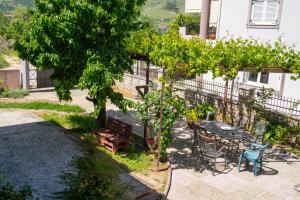 Vonkajšia záhrada v ubytovaní Secret Garden 76 sq.m. apartment close to city center