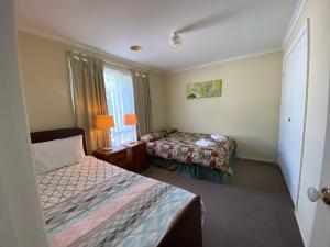 Легло или легла в стая в 4 Beds-Whole House-U2-9 Dennis Street-Reservoir