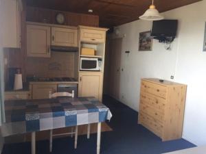 Zdjęcie z galerii obiektu Arette: Grand studio 6 pers. proche pistes, parking, lave-vaisselle - FR-1-602-108 w mieście Arette