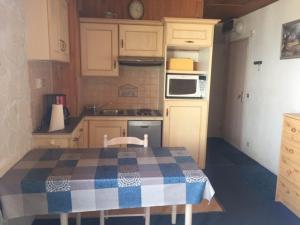 Zdjęcie z galerii obiektu Arette: Grand studio 6 pers. proche pistes, parking, lave-vaisselle - FR-1-602-108 w mieście Arette