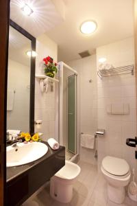 Ένα μπάνιο στο Hotel Canguro