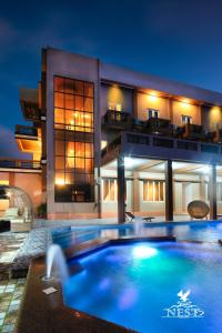 Bazén v ubytování Nest Resort nebo v jeho okolí