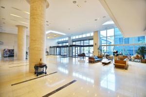 The lobby or reception area at Bareve Hotel