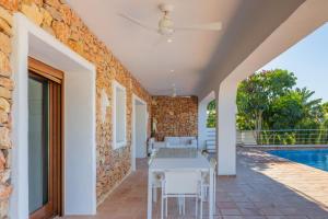 Bazén v ubytovaní Casa Once Moraira alebo v jeho blízkosti
