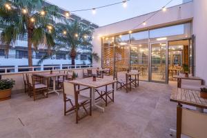 Reštaurácia alebo iné gastronomické zariadenie v ubytovaní INNSiDE by Meliá Alcudia