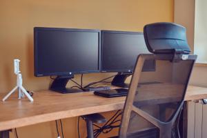 Telewizja i/lub zestaw kina domowego w obiekcie WieliczkaHome 1st floor + garden + parking