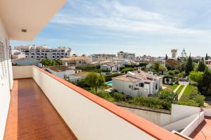 Μπαλκόνι ή βεράντα στο Apartamentos Oura AreiaSol by Sunny Deluxe