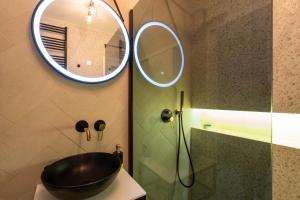 Kúpeľňa v ubytovaní Deluxe 4 Bedrooms Apartment in Athens Center