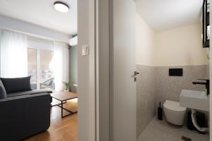 Kúpeľňa v ubytovaní Deluxe 4 Bedrooms Apartment in Athens Center + 37 fotografií