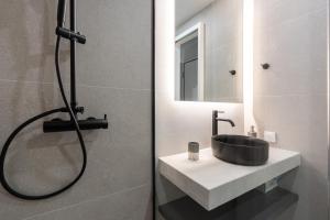 Kúpeľňa v ubytovaní Deluxe 4 Bedrooms Apartment in Athens Center