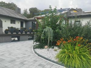 Taman di luar Beates Daham