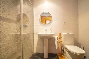 Ένα μπάνιο στο El Fluvial Apartamento +27 φωτογραφίες