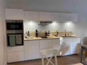 A kitchen or kitchenette at The Coach House, Clonakilty