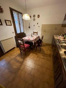 A kitchen or kitchenette at Royal Guest House Venice