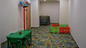 Kid's club sa Dialog Kokhta