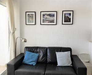 Posedenie v ubytovaní Edificio Verdemar - Stunning 1 bed apartment with pool & sea views