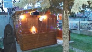 Vonkajšia záhrada v ubytovaní Apartman Motorcycle friendly Osijek