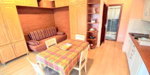 Kuchyň nebo kuchyňský kout v ubytování Anne apartman Siófok