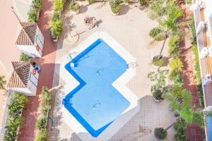 Basen w obiekcie FARO PUERTO ESTEPONA lub w pobliżu