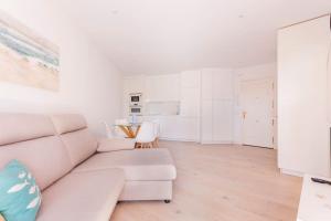 Kuchnia lub aneks kuchenny w obiekcie FARO PUERTO ESTEPONA