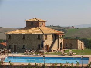 Bazén v ubytování Agriturismo Ragoncino nebo v jeho okolí