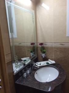 Et bad på Doha Dynasty Hotel